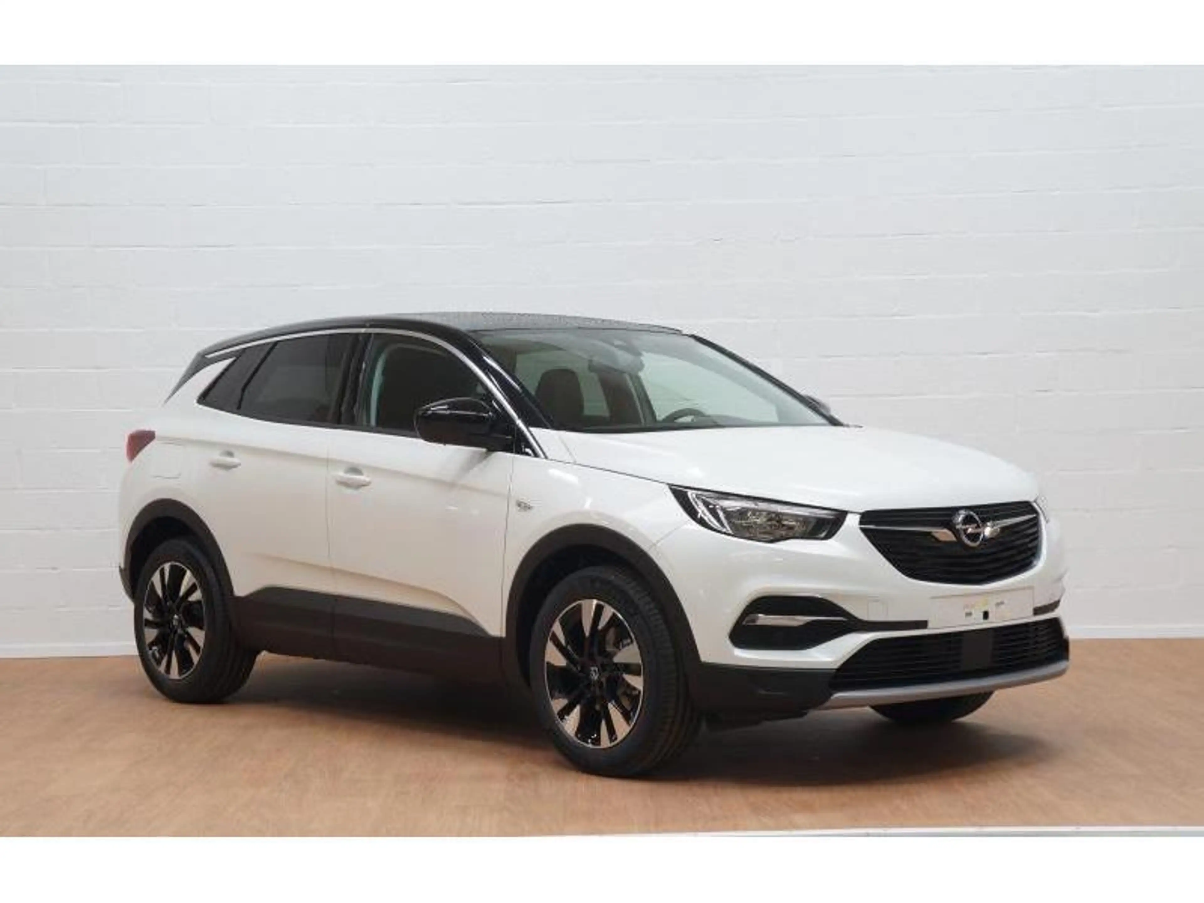 Opel Grandland X 1.6 Turbo Hybrid Ultimate + Leder + Park & Go Tech — photo 2