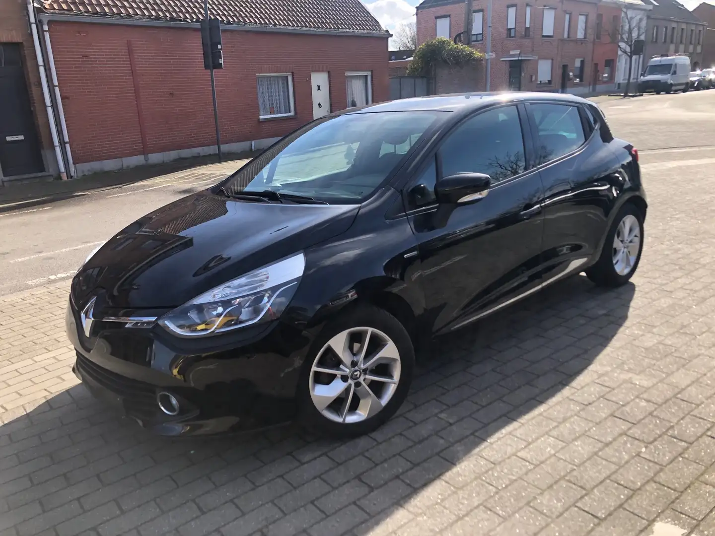 Renault Clio 1.2 Limited Zwart - 1