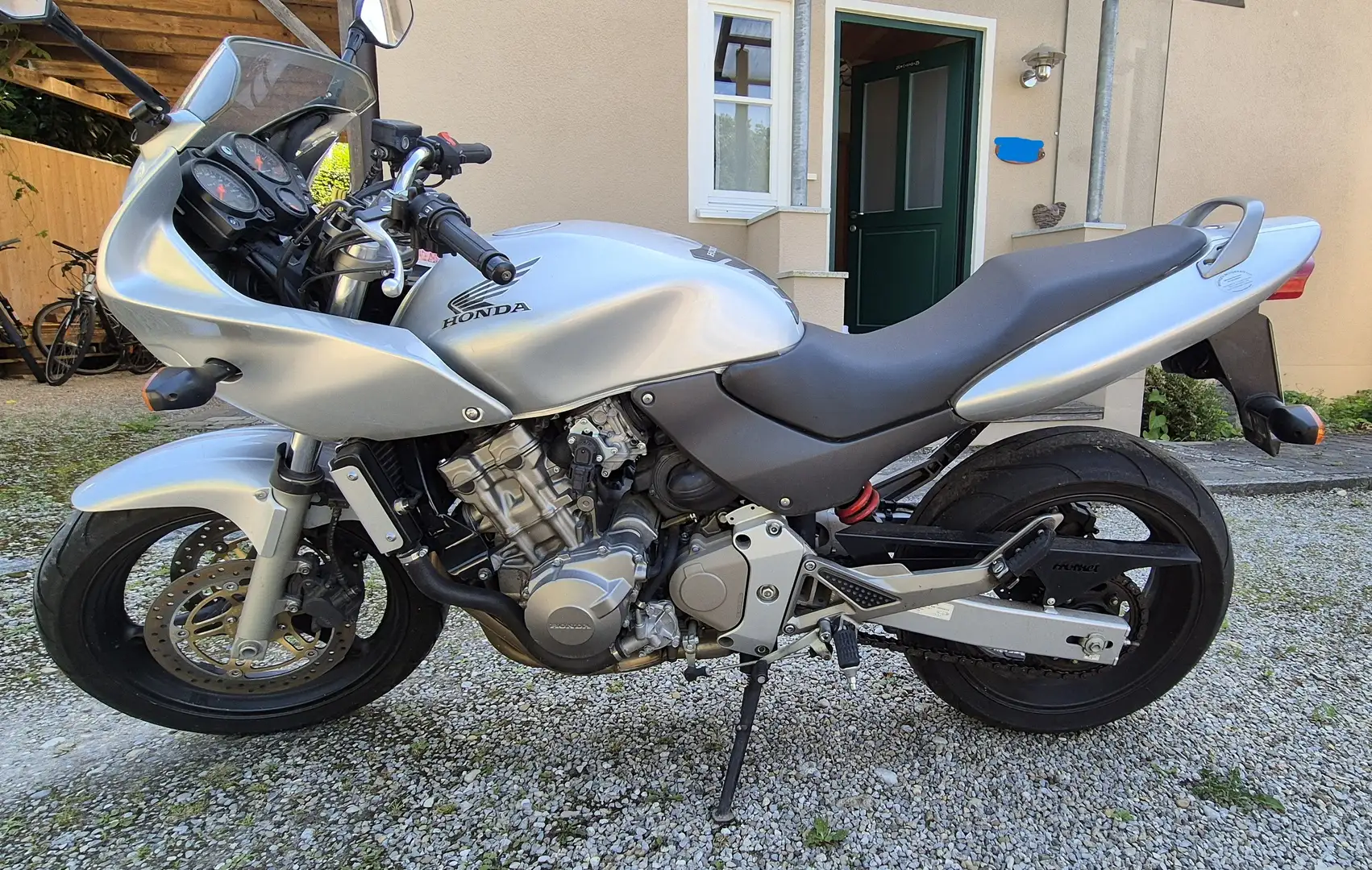 Honda CB 600 F Hornet Stříbrná - 2