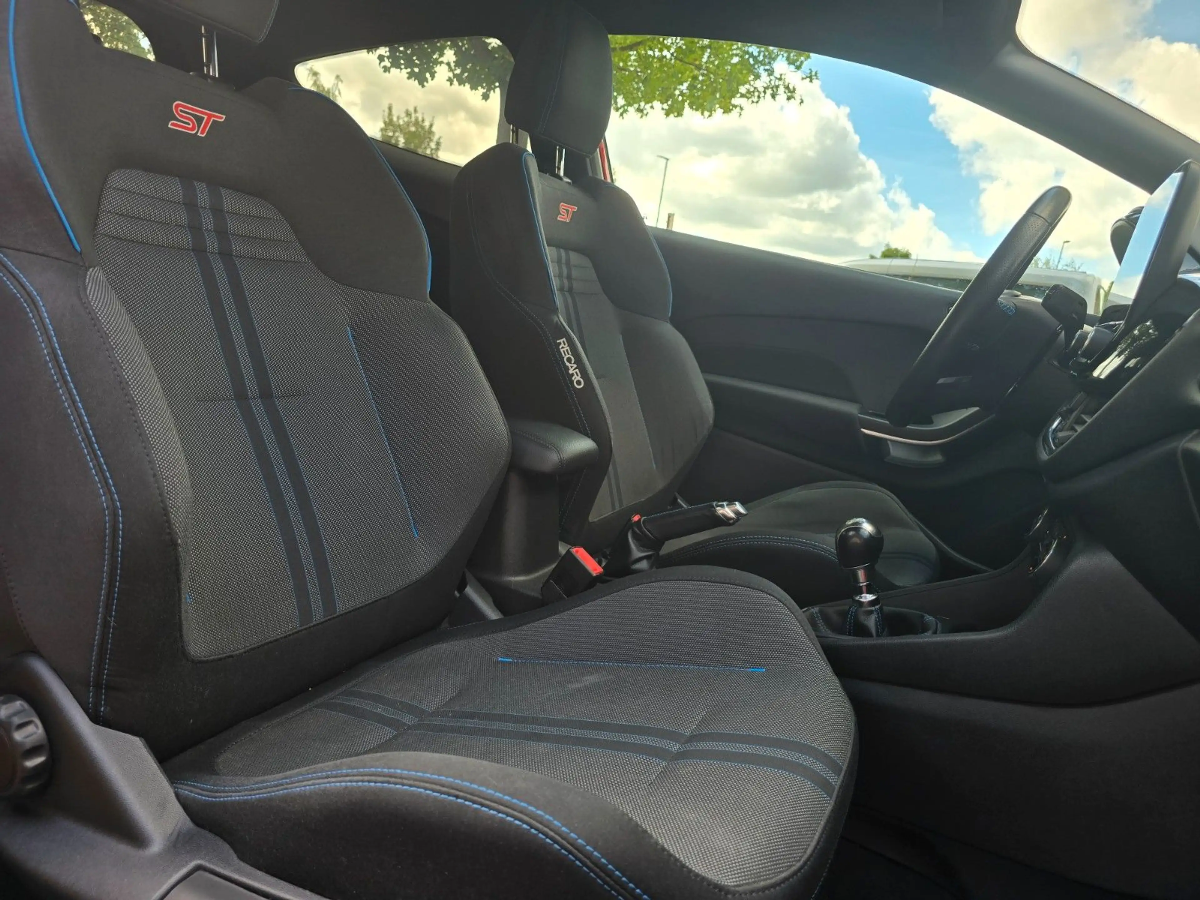 Ford Fiesta ST*CarPlay*Scheckheftg.*PDC*Recaro* — photo 13