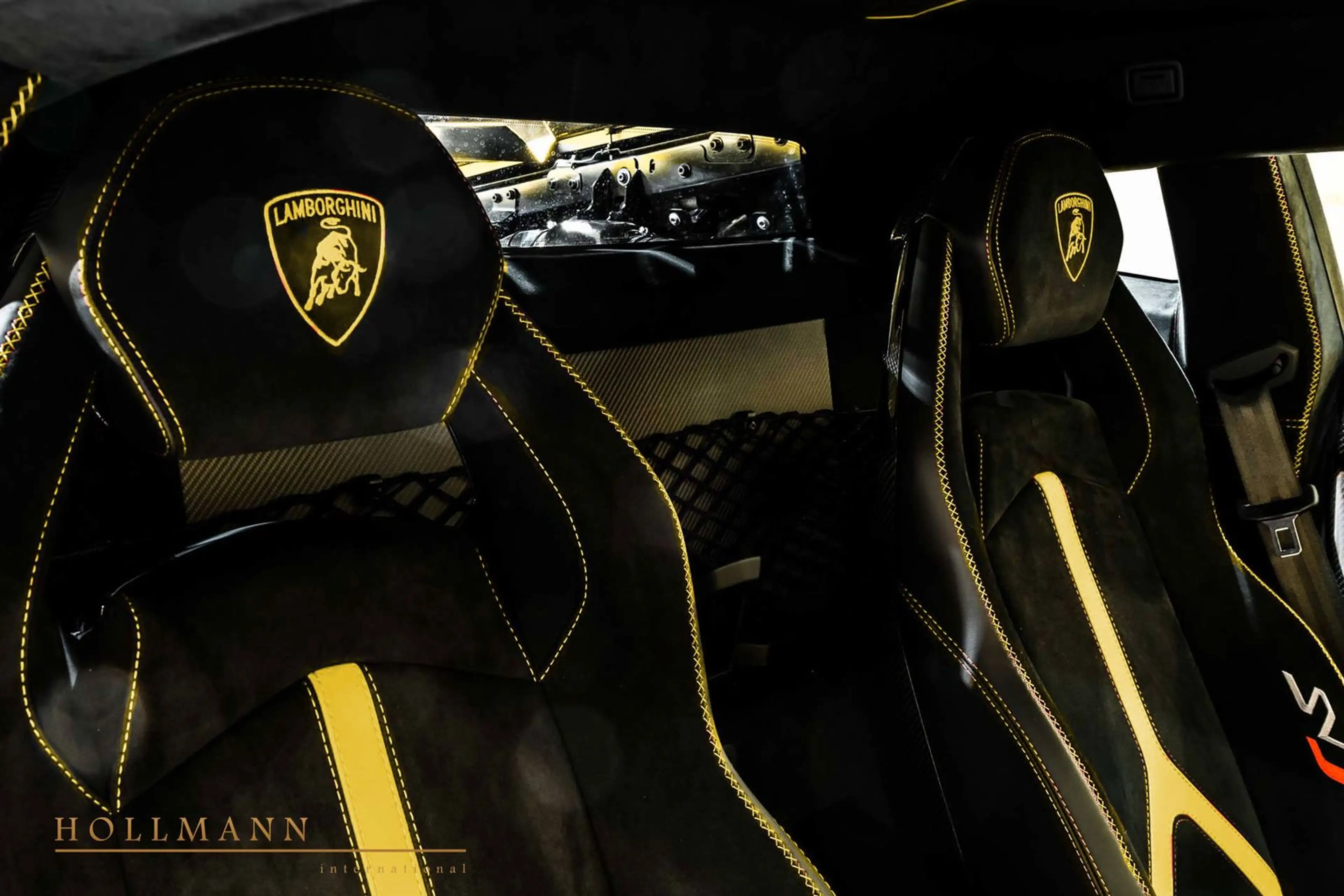 Lamborghini Aventador SVJ COUPE + LIFT + CARBON + — photo 11