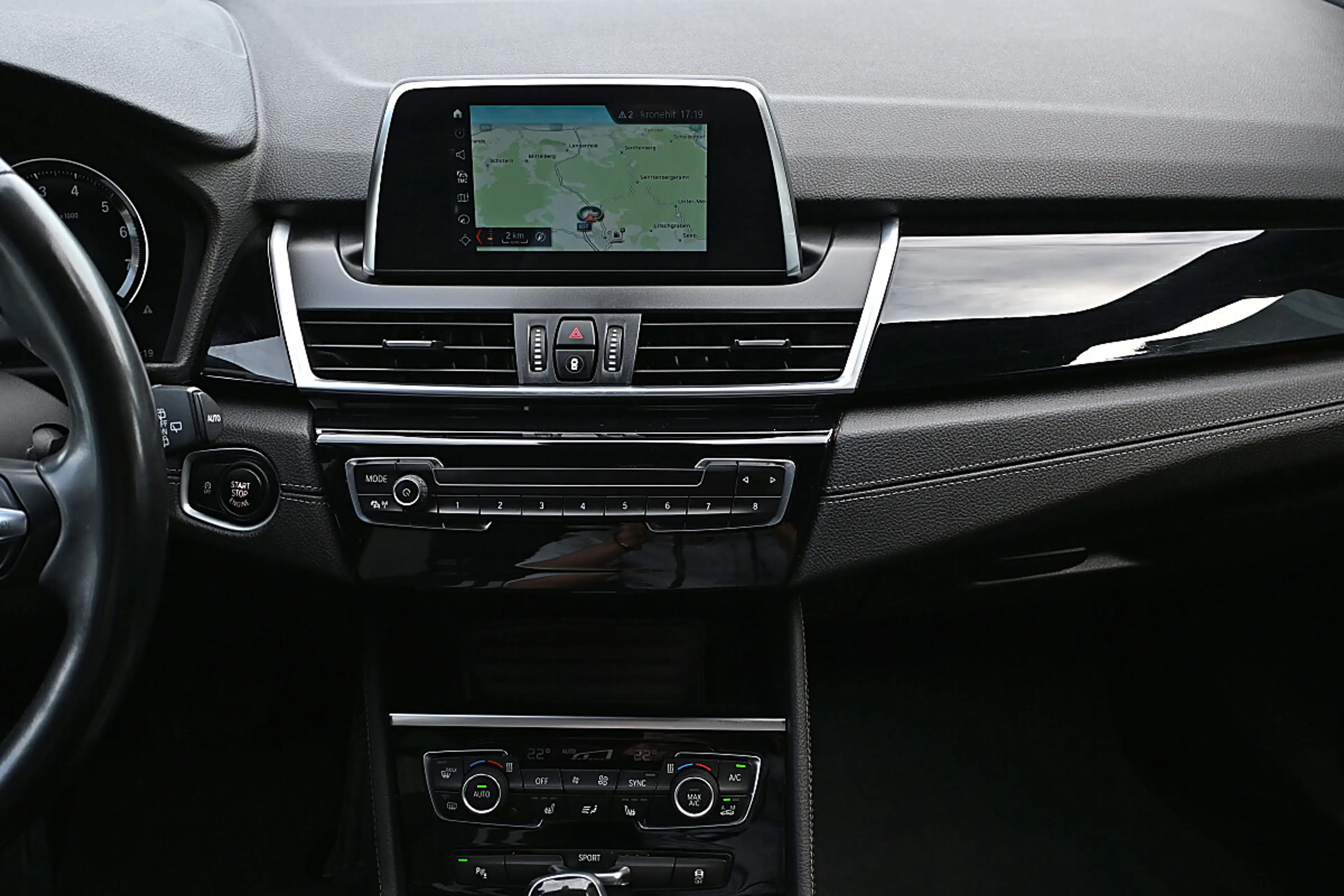 BMW 218 i Gran Tourer Aut. Sportline AHK, LED, Navi, Ka... — photo 5