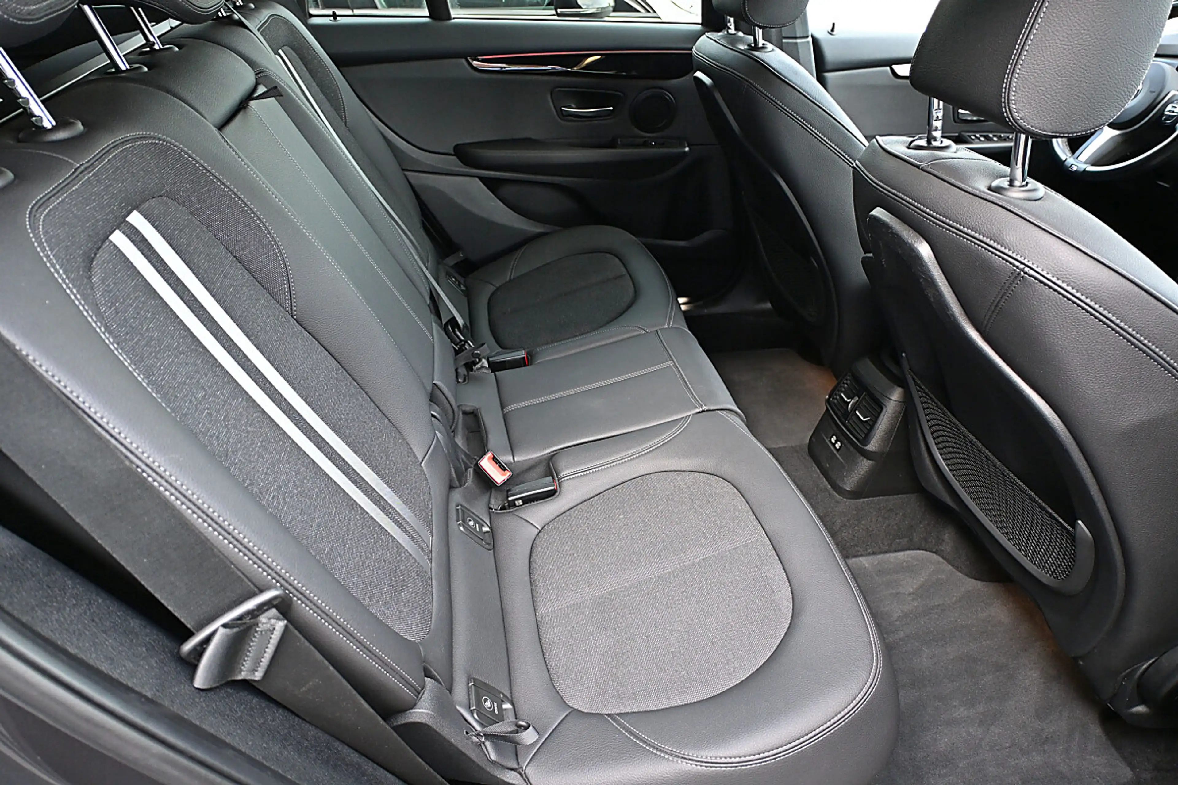 BMW 218 i Gran Tourer Aut. Sportline AHK, LED, Navi, Ka... — photo 10