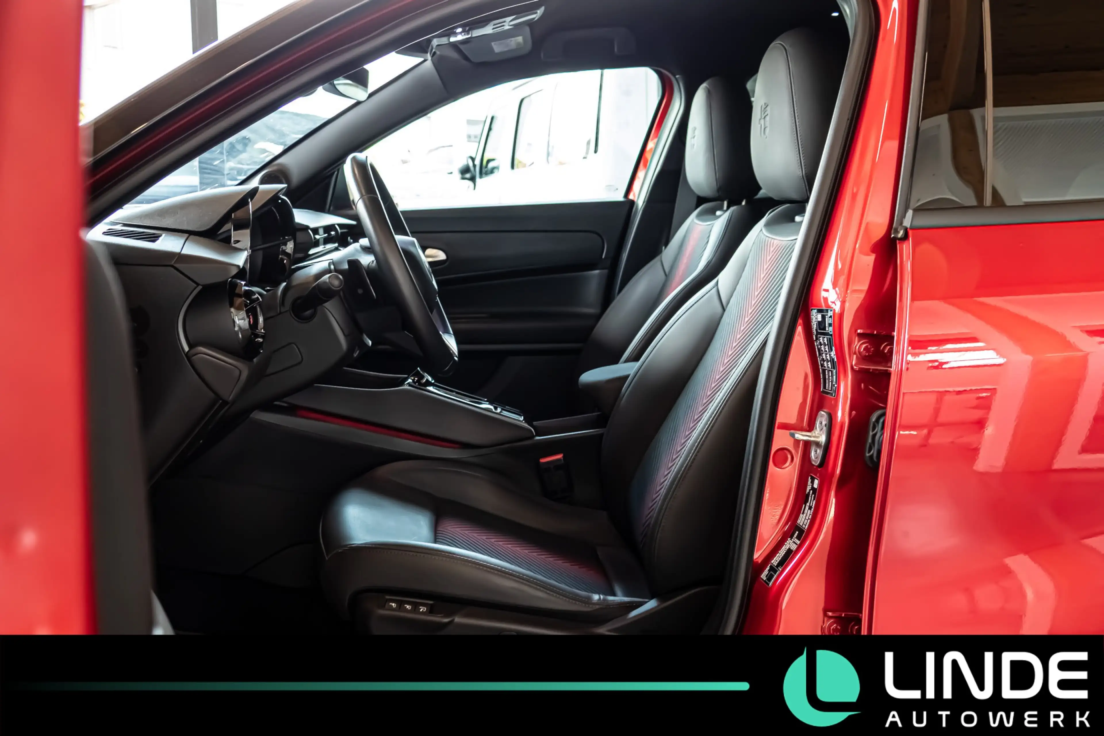 Alfa Romeo Junior Ibrida VGT Q4 |DIGITAL.C|R.KAMERA|ACC|LED — photo 12