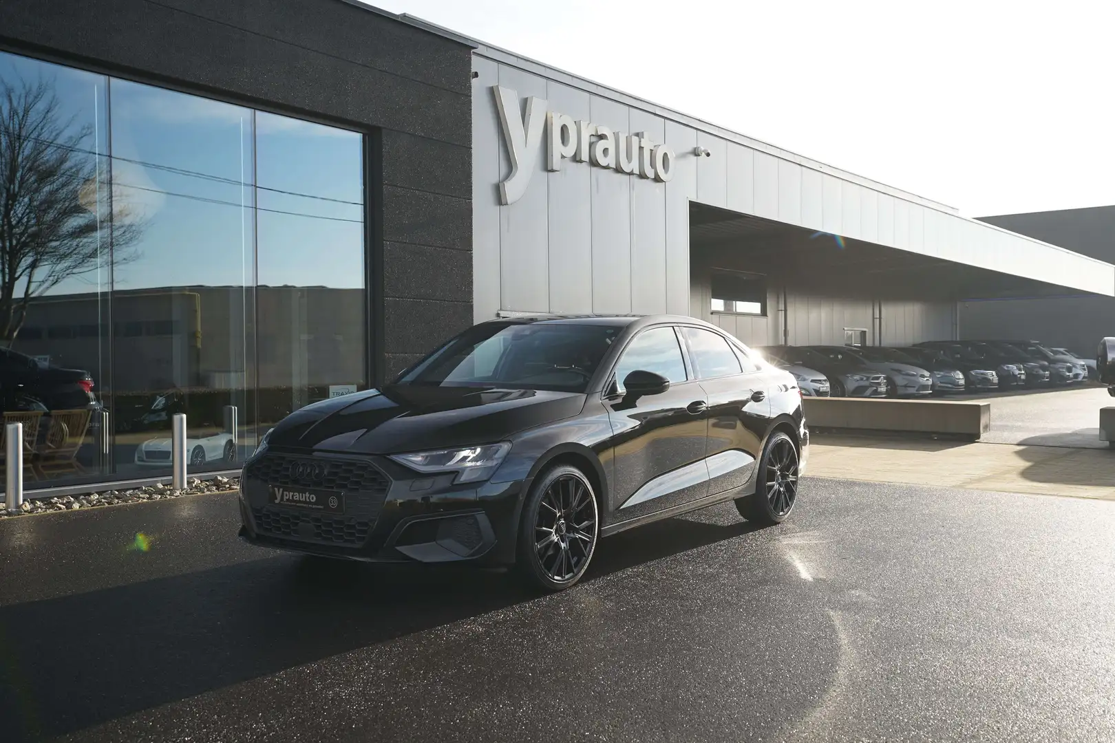 Audi A3 A3 1.0i 30 TFSI Blackline Limousine ACC DAB Navi Zwart - 1