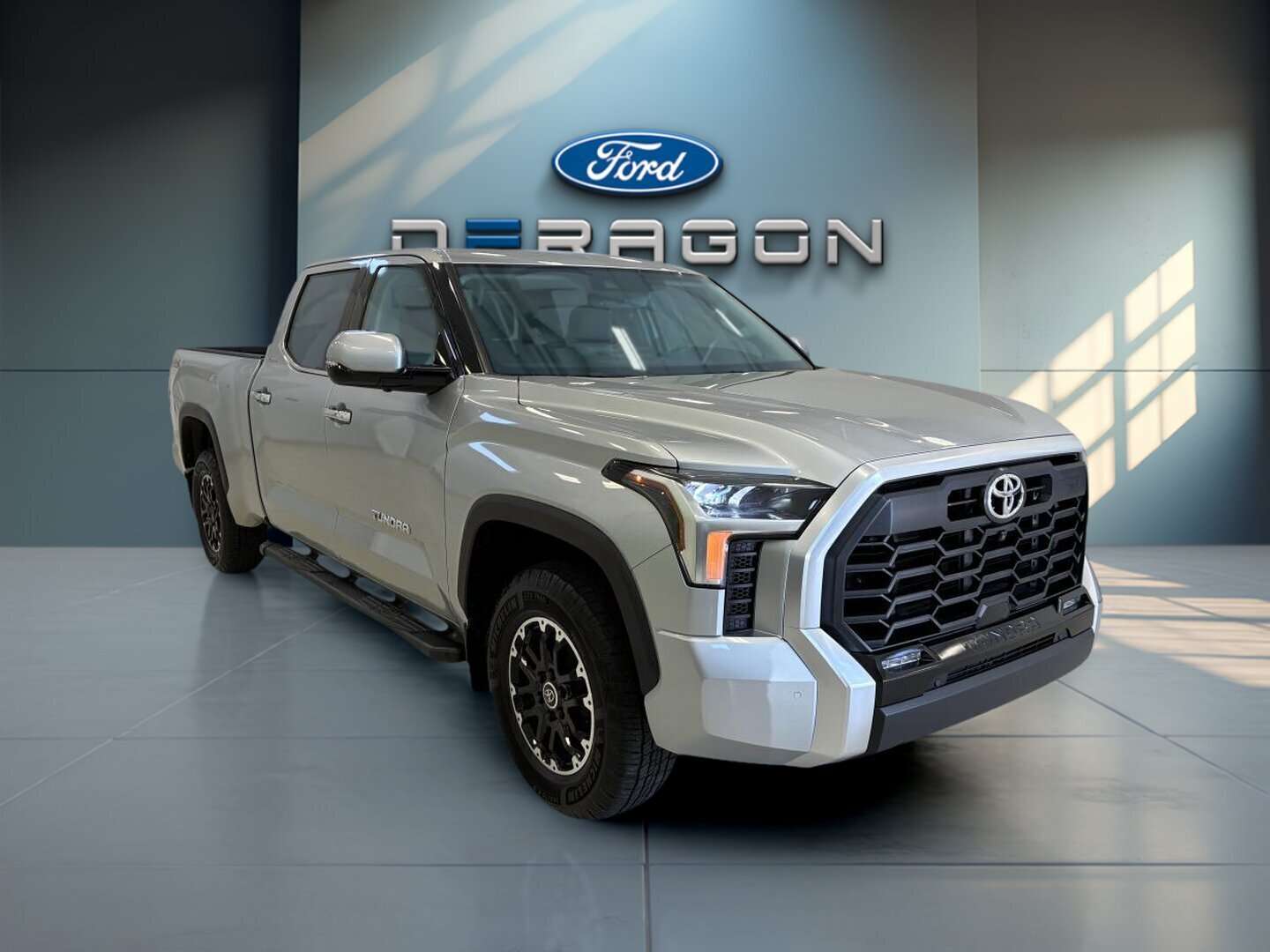 2023 Toyota Tundra Limited CrewMax 4x4 caisse longue — снимка 1