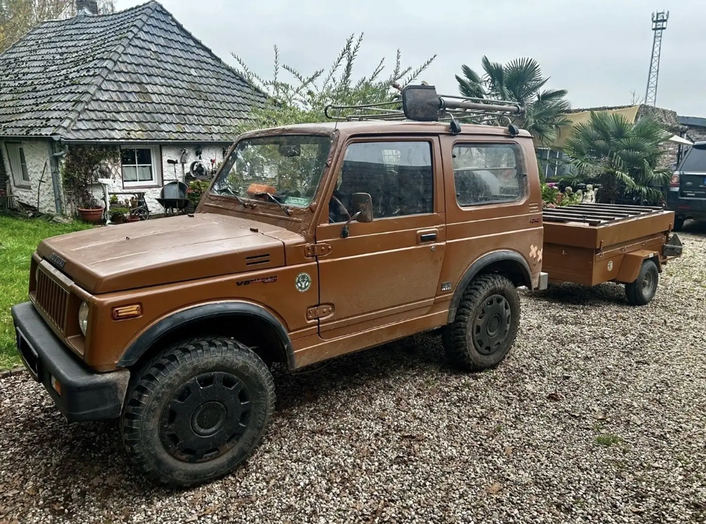 Suzuki SJ 410 mit Anhänger Heinemann Barna - 1