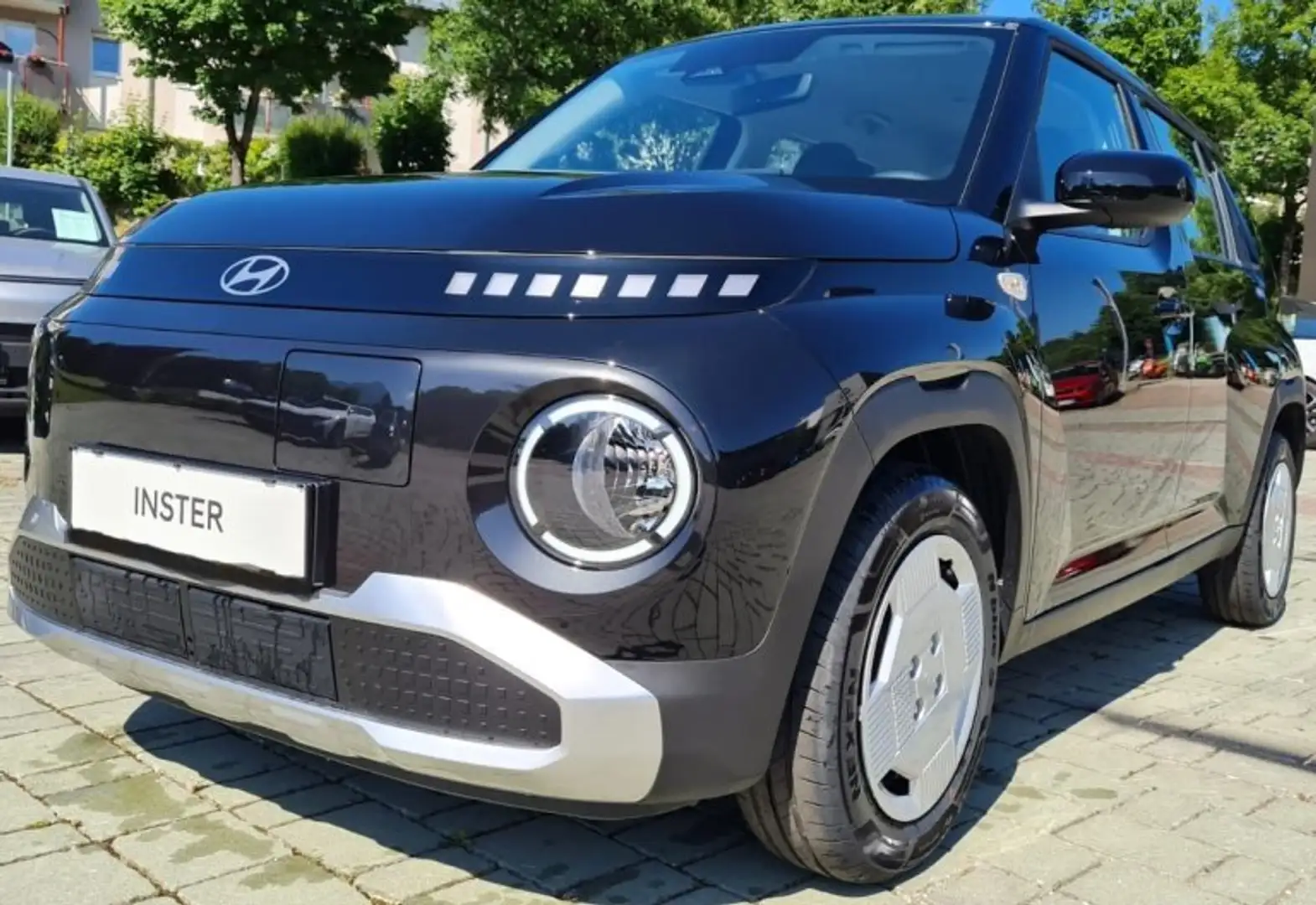 Hyundai Inster Smart Line 42kWh Schwarz - 2
