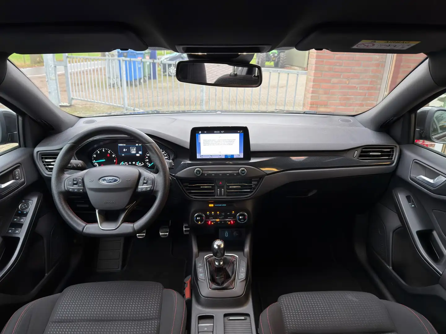 Ford Focus 1.0 EcoBoost Vignale St-Line trekhaak Camera All S Grijs - 2