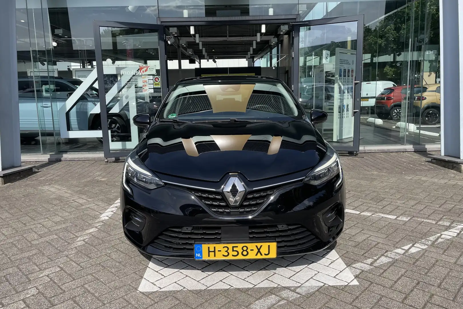 Renault Clio TCe 100PK Intens | 1ste EIGENAAR / NIEUW MODEL | C Zwart - 2