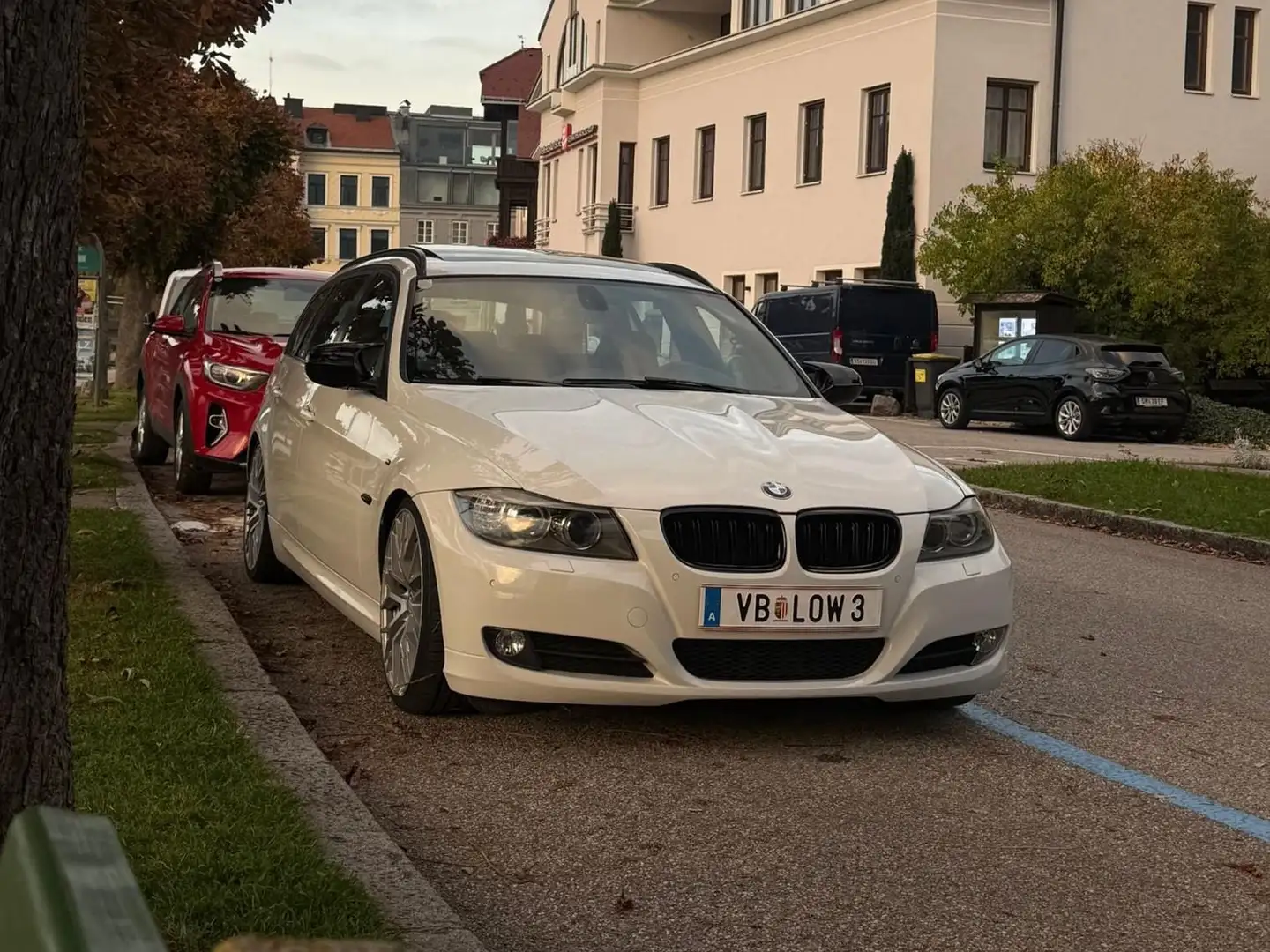 BMW 318 318d Touring Advantage Advantage Weiß - 1