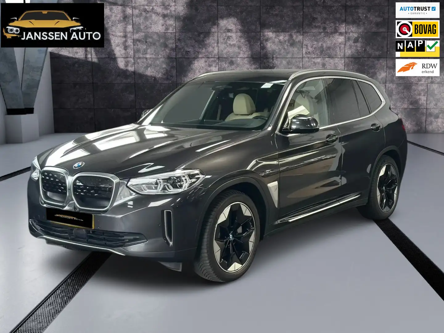 BMW iX3 High Executive 80 kWh | Leder | Sportstoelen | Pan Grijs - 1