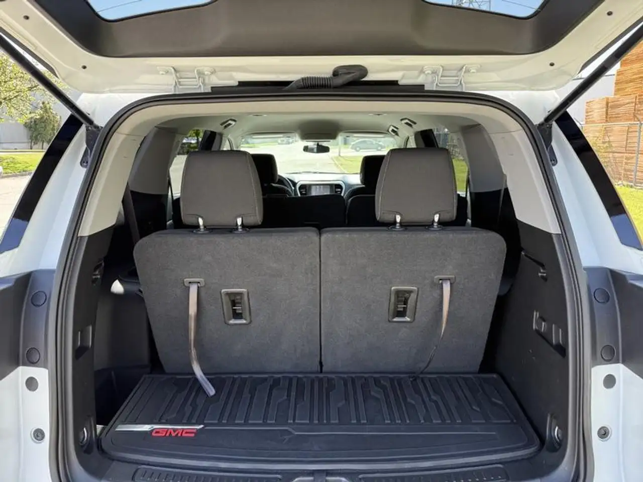 GMC Acadia снимка GMC Acadia