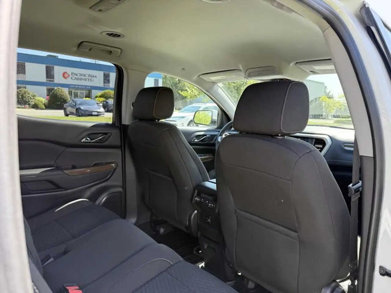 GMC Acadia снимка GMC Acadia
