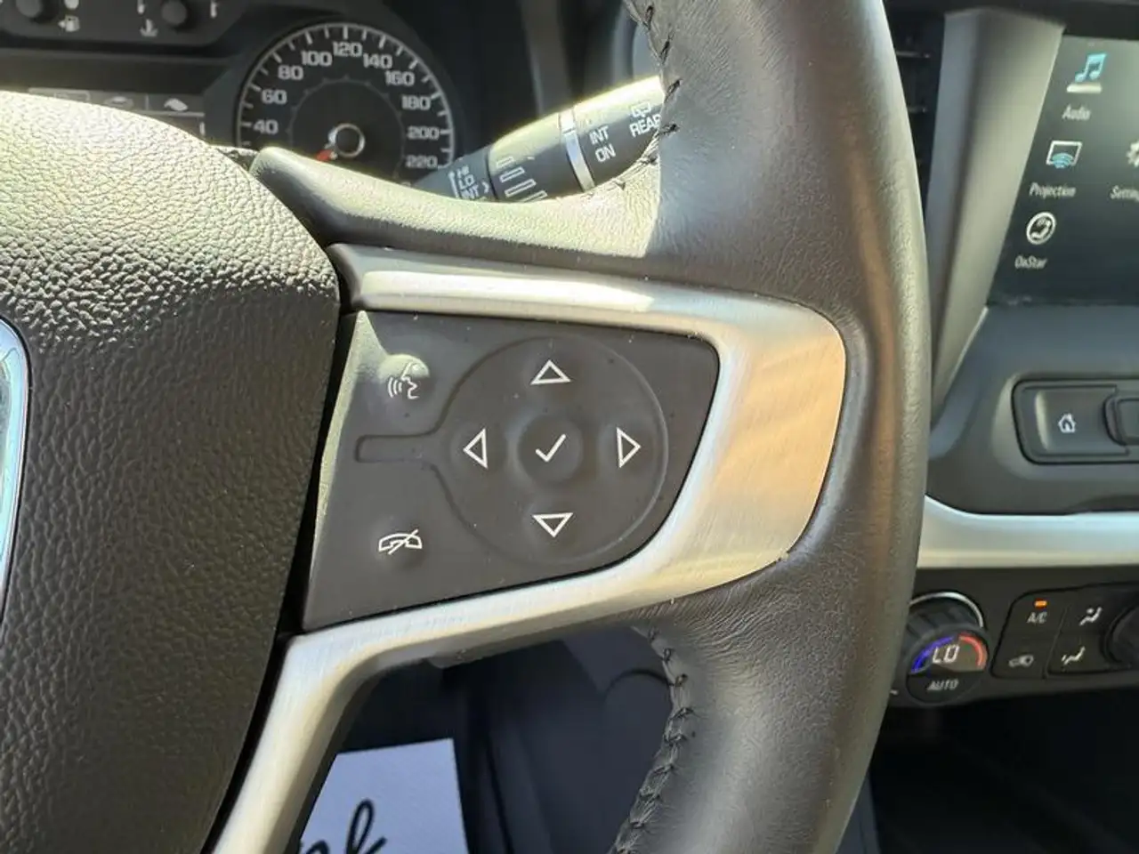 GMC Acadia снимка GMC Acadia