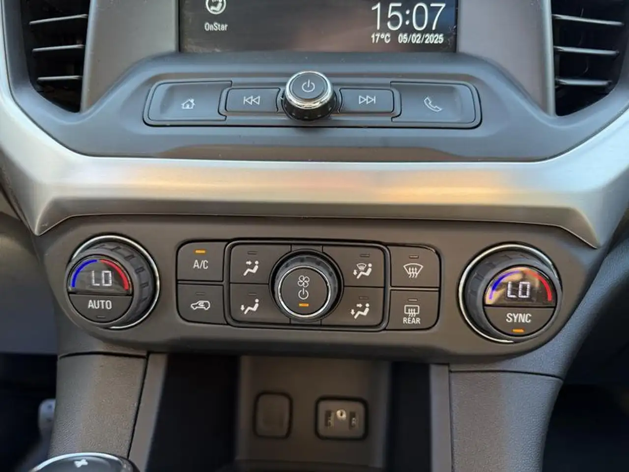 GMC Acadia снимка GMC Acadia