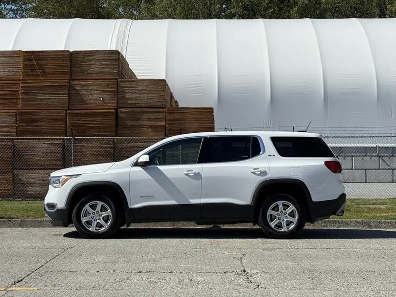 GMC Acadia снимка GMC Acadia