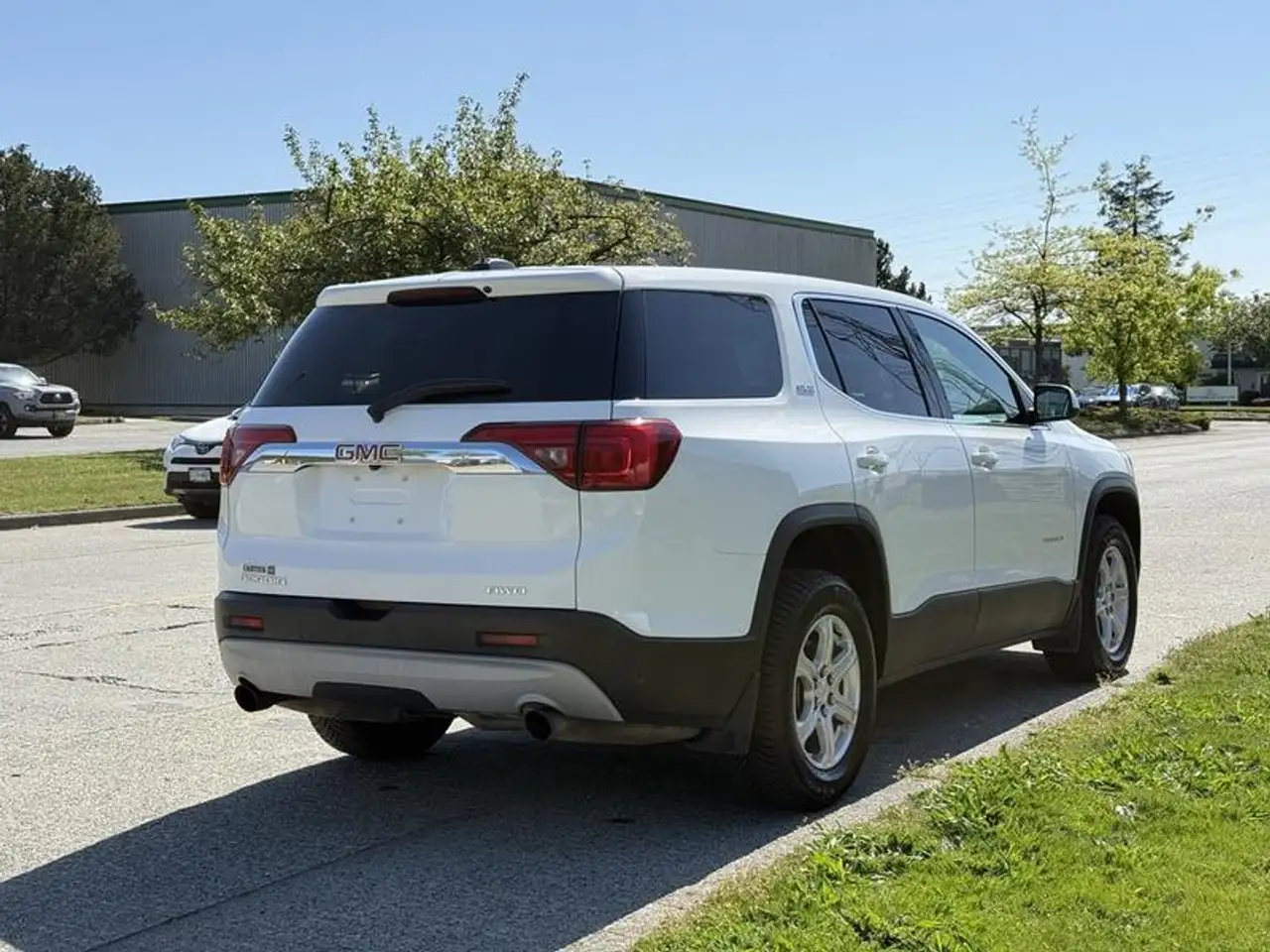 GMC Acadia снимка GMC Acadia