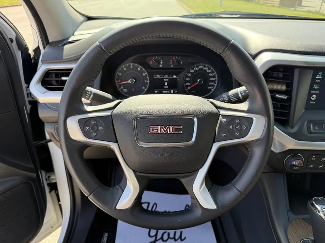 GMC Acadia снимка GMC Acadia