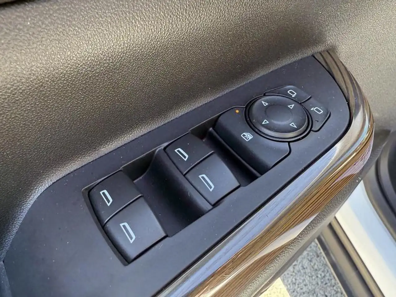 GMC Acadia снимка GMC Acadia