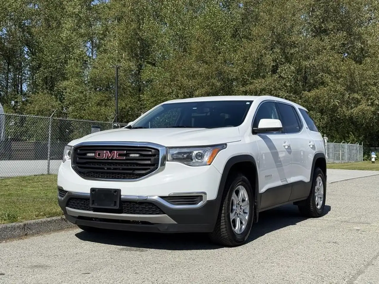 GMC Acadia снимка GMC Acadia