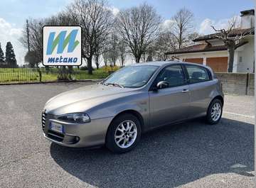 5p 1.6 ts 16v BlackLine 105cv