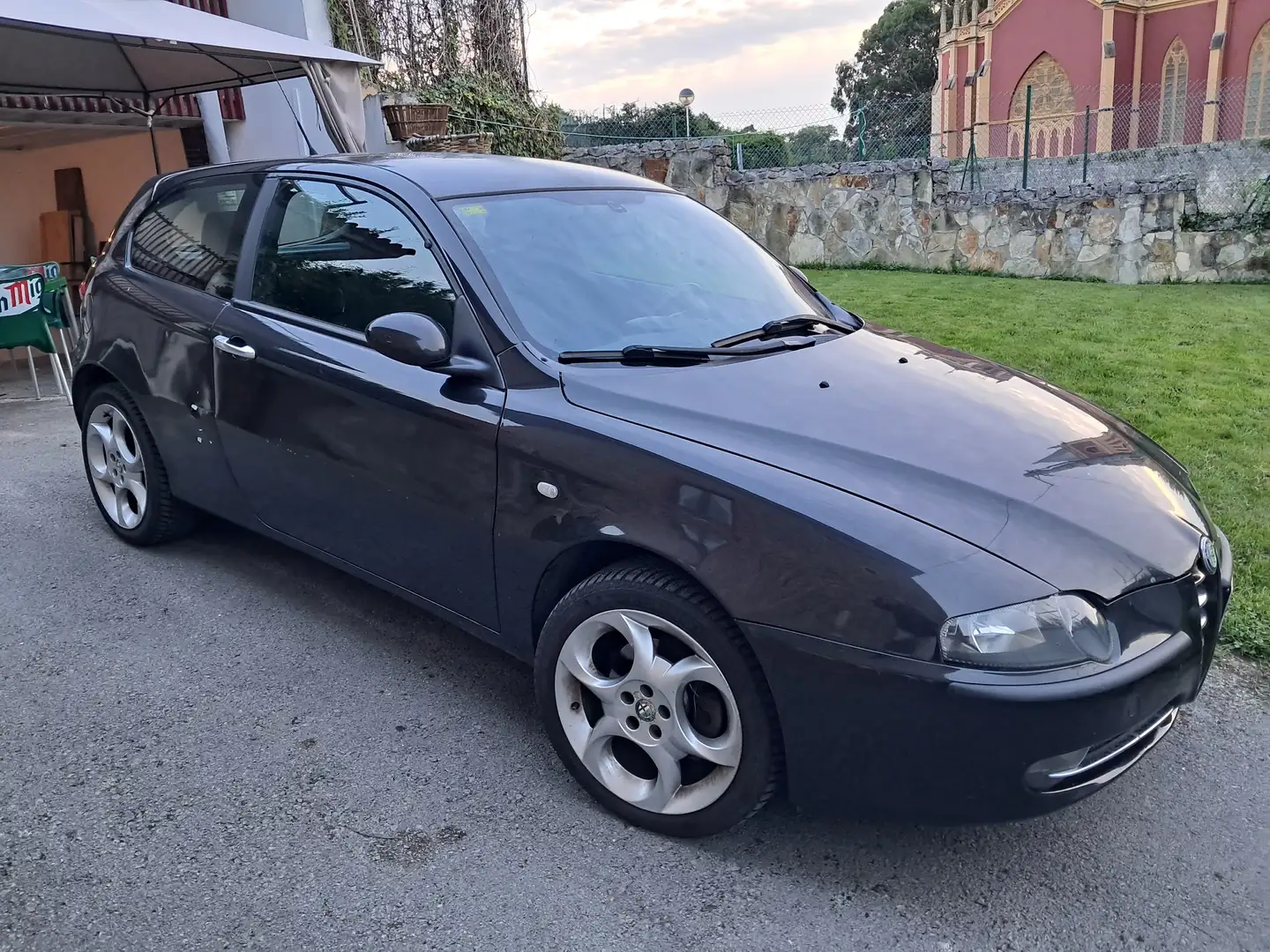 Alfa Romeo 147 147 1.9 JTD Distinctive Distinctive Negro - 1