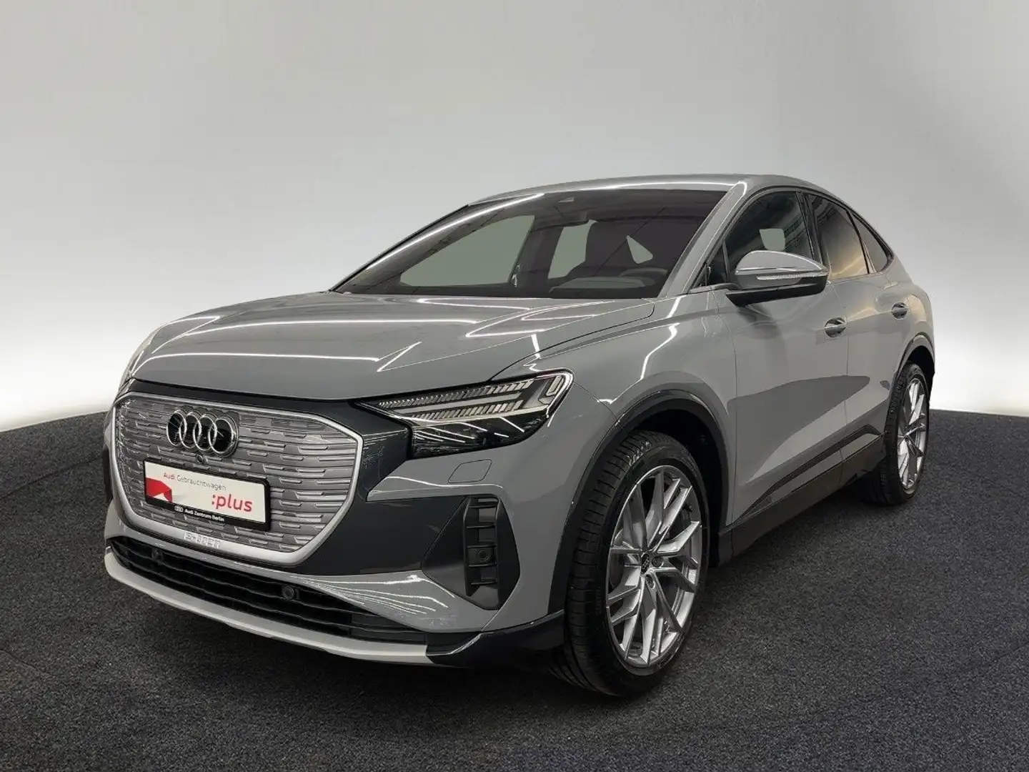 Audi Q4 e-tron 35 AHK MATRIX RFK NAVI Grau - 2