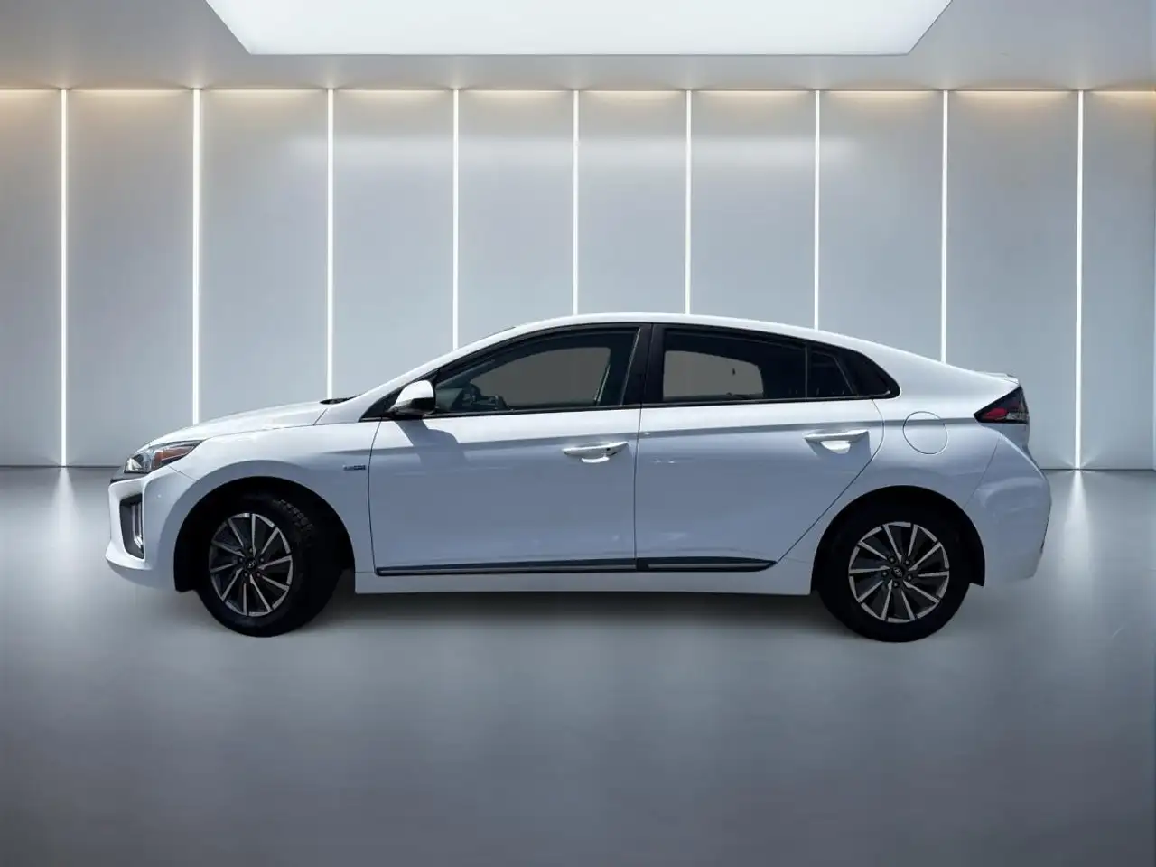 Hyundai IONIQ photo Hyundai IONIQ