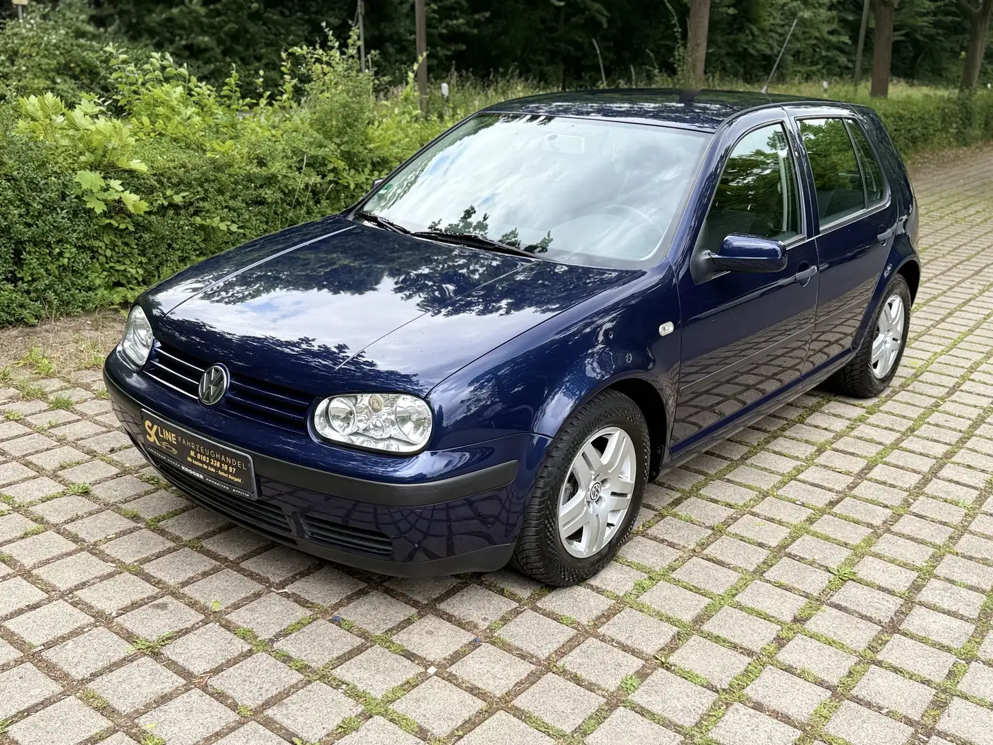 Volkswagen Golf 1.6 Automatik Comfortline Blau - 1
