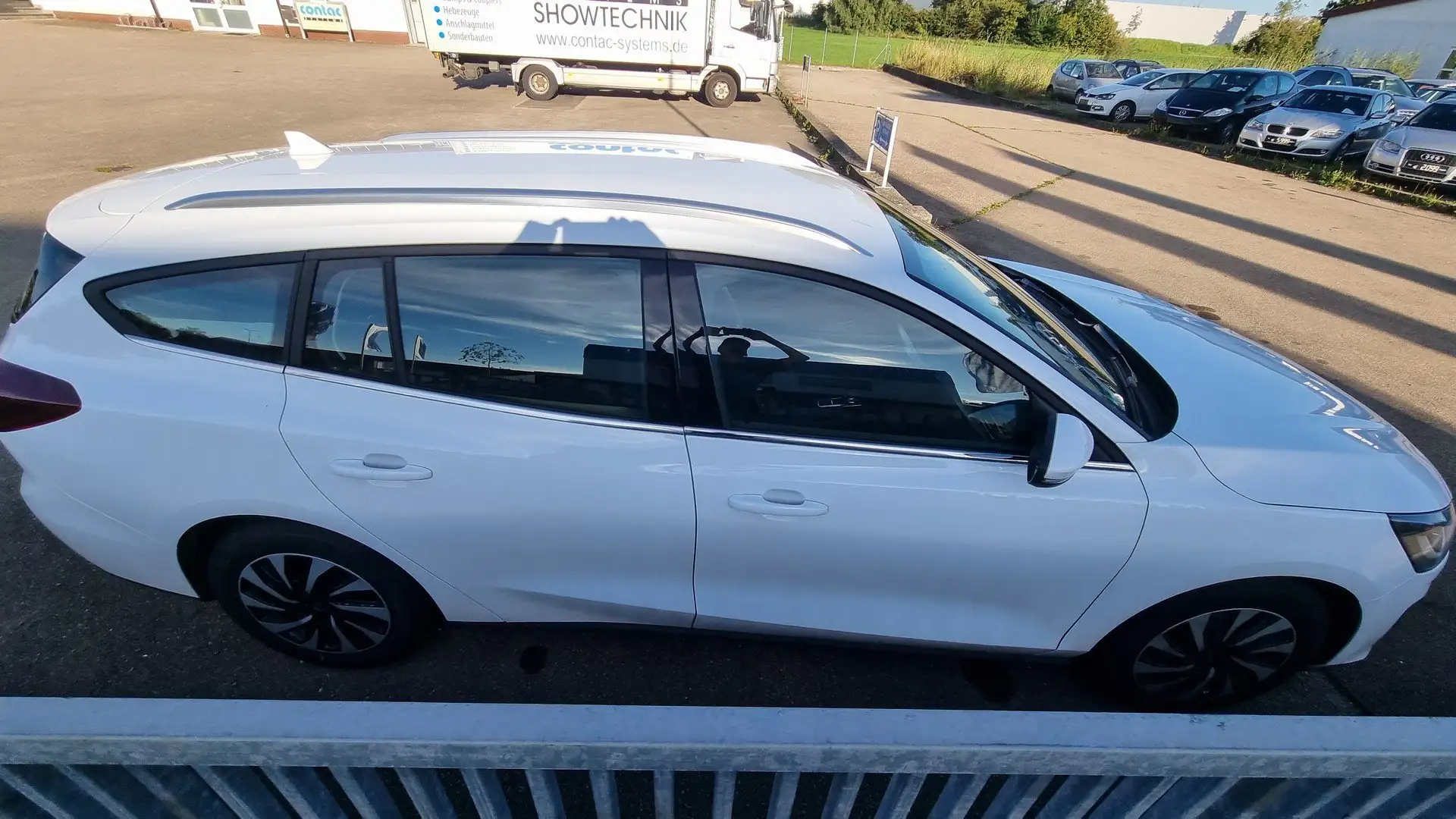 Ford Focus TitaniumEuro6eRückfahrkameraNAVI PDC AHK %MWST% Weiß - 2