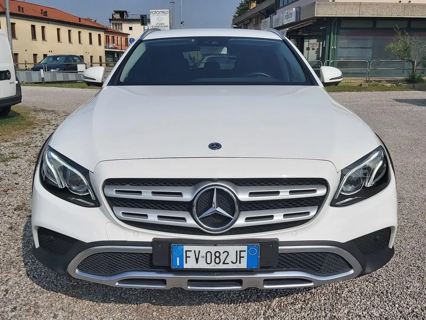 Mercedes-Benz E 220 Classe E SW All-Terrain d Sport 4matic automatica Bianco - 2