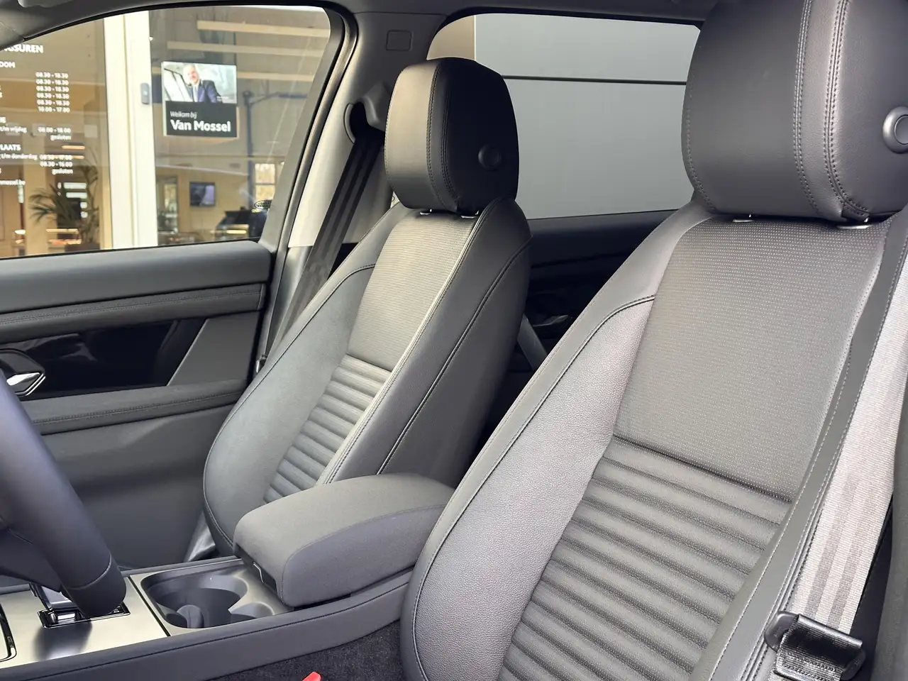 Land Rover Discovery Sport 2026