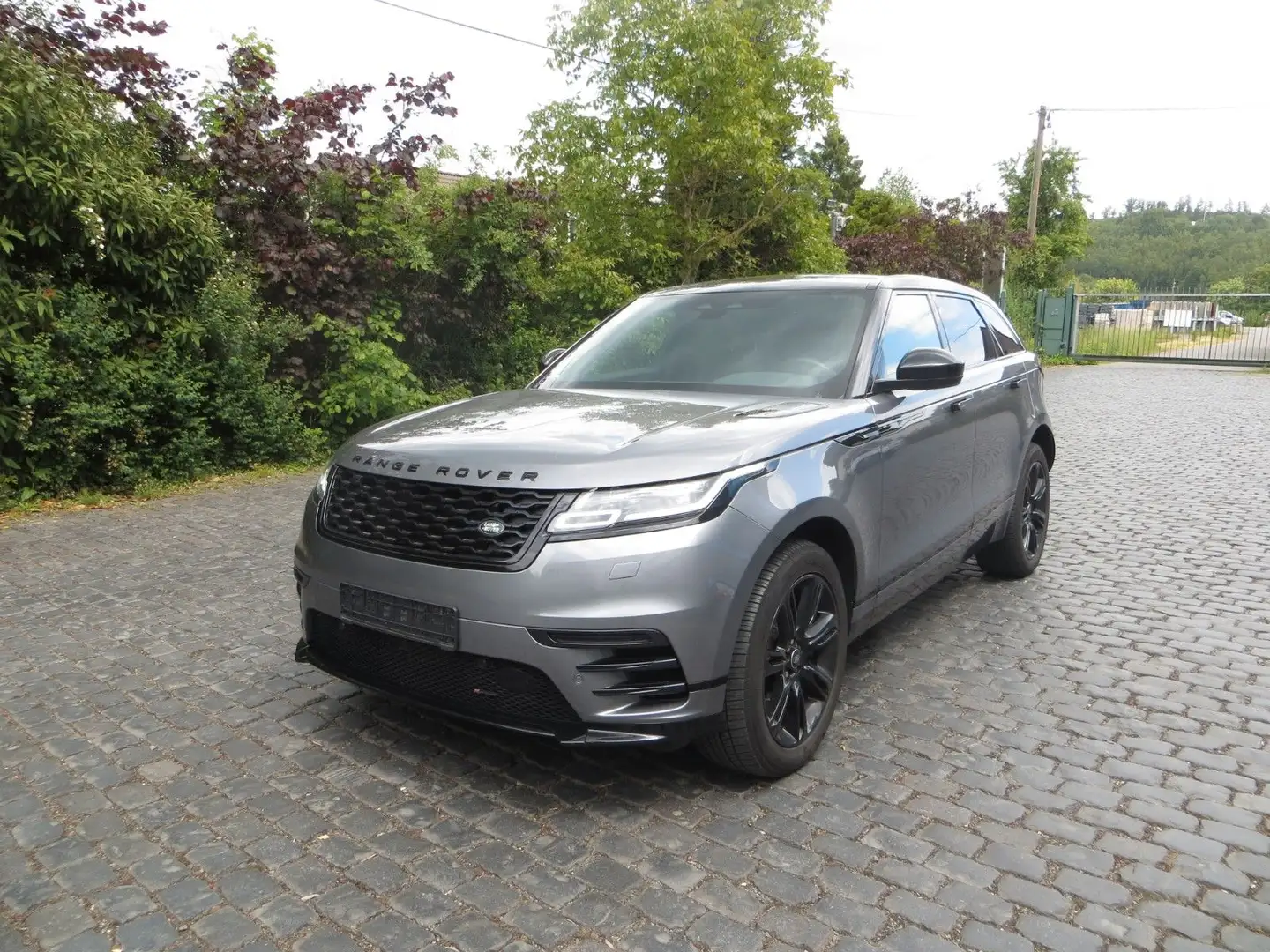 Land Rover Range Rover Velar R-Dynamic SE Grijs - 1