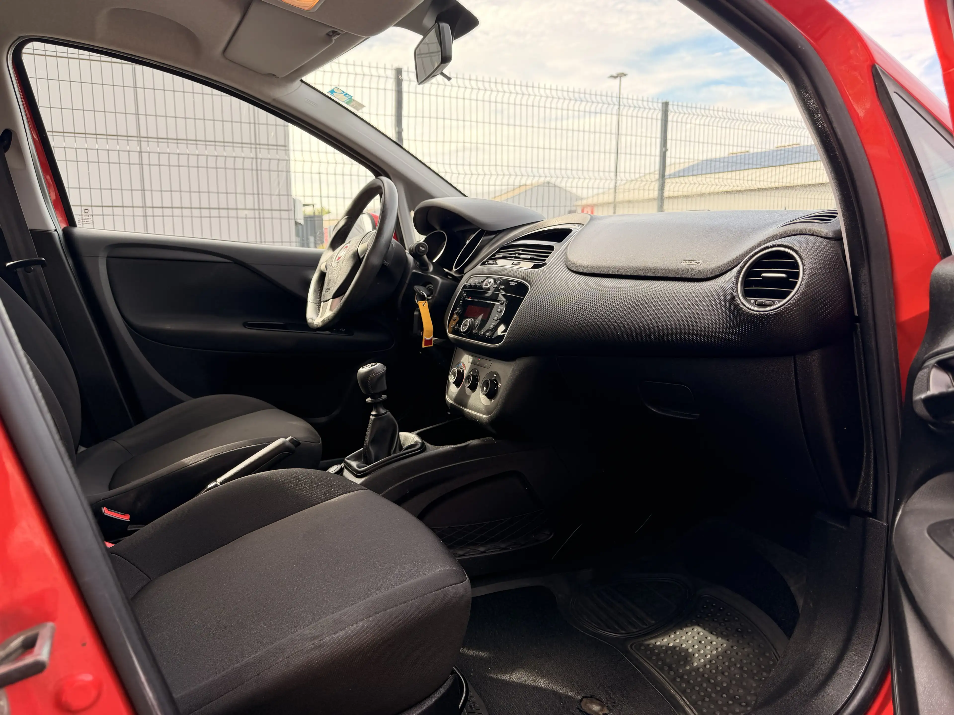 Fiat Punto Punto 1.4i**EURO6B**CLIM**JANTE SPORT**ATTACHE REM — photo 10
