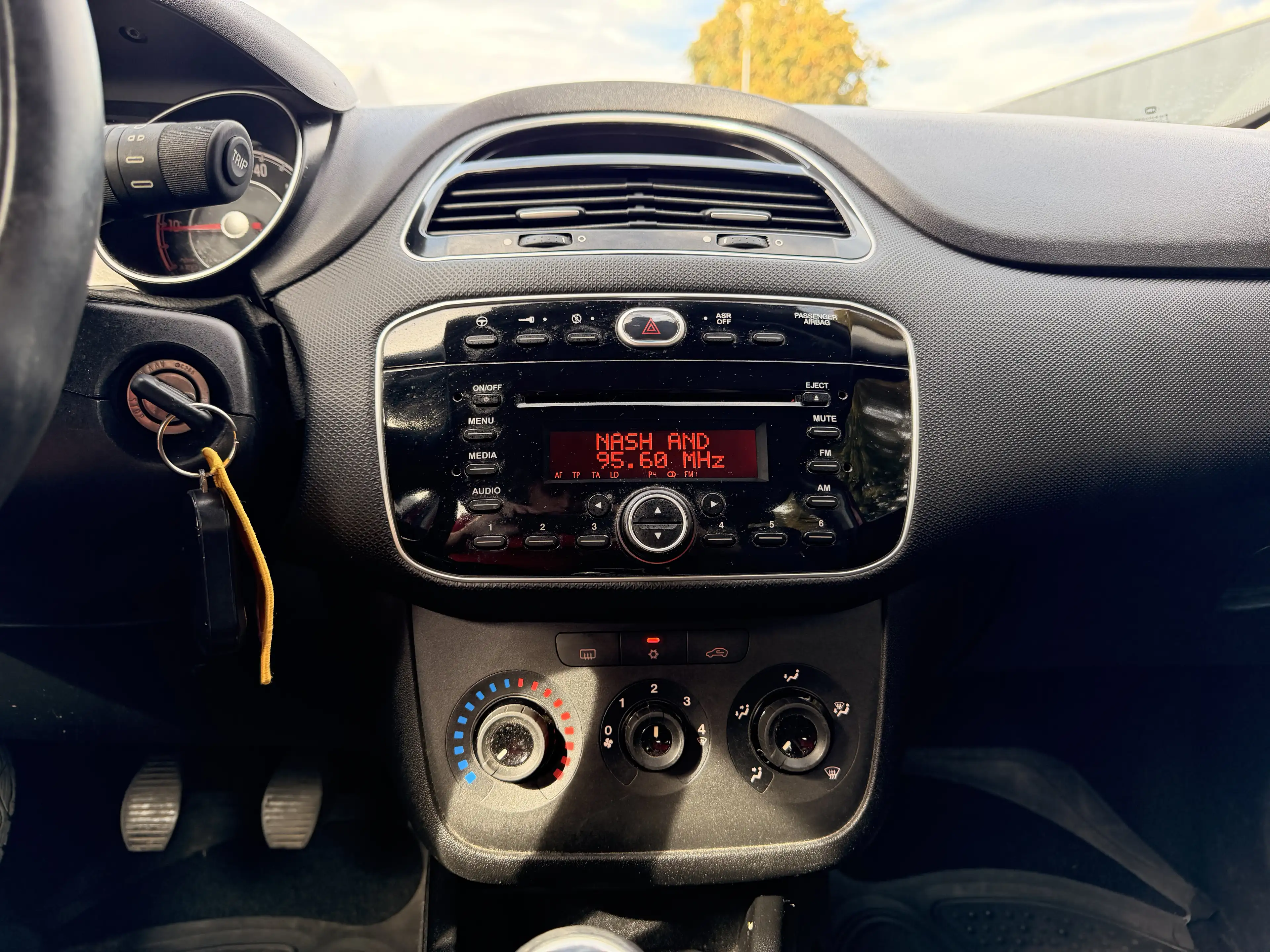 Fiat Punto Punto 1.4i**EURO6B**CLIM**JANTE SPORT**ATTACHE REM — photo 15