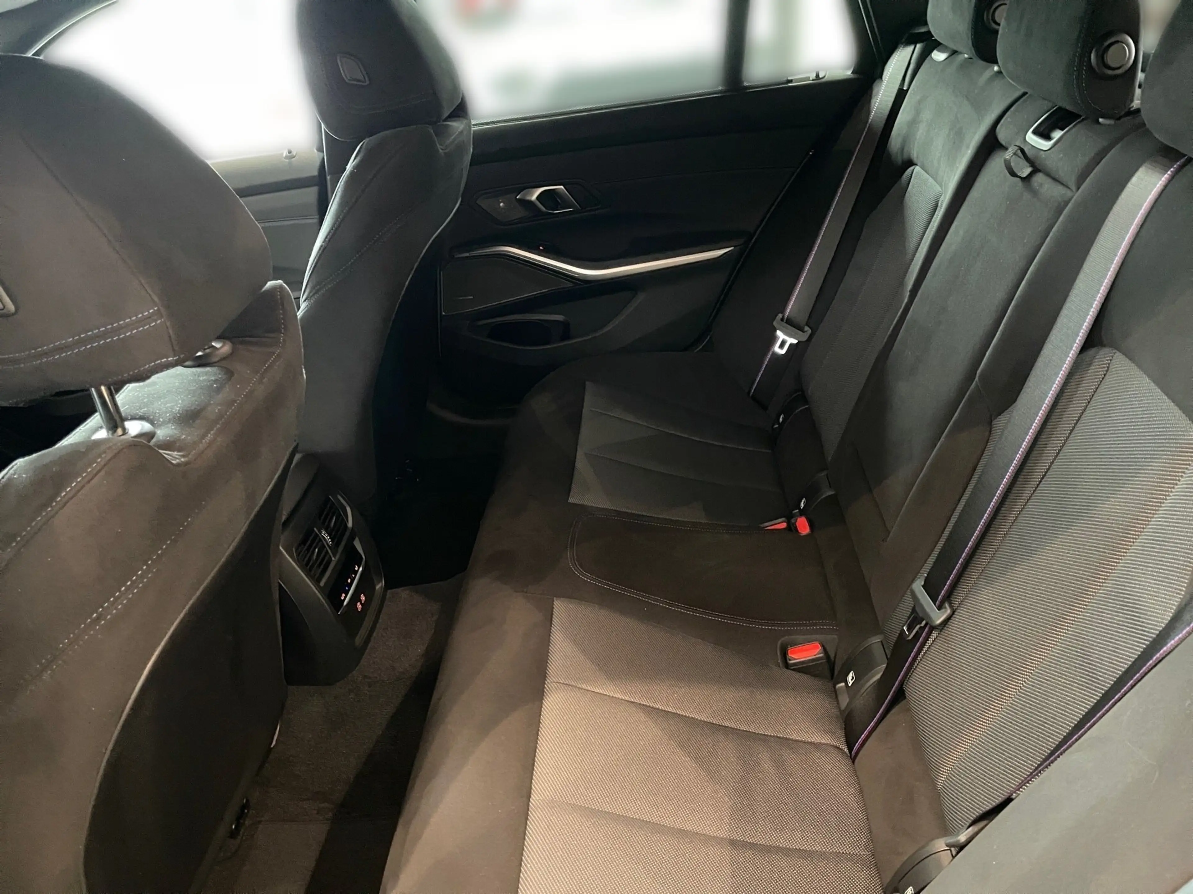 BMW 340 M340d xDrive Touring, M Sport — photo 10