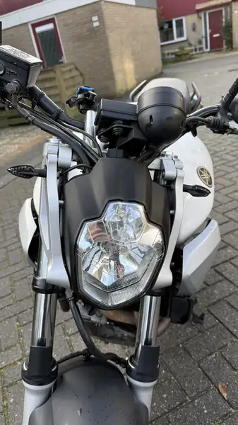 Yamaha MT-03 - foto 4