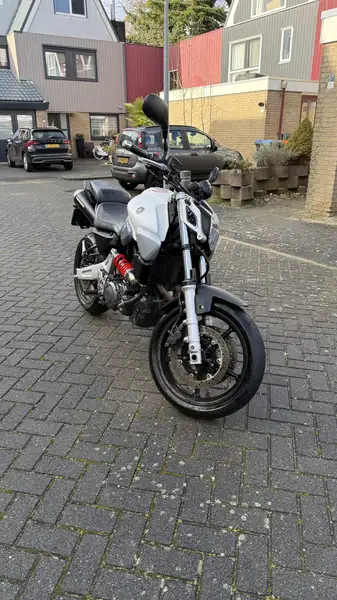 Yamaha MT-03 - foto 2