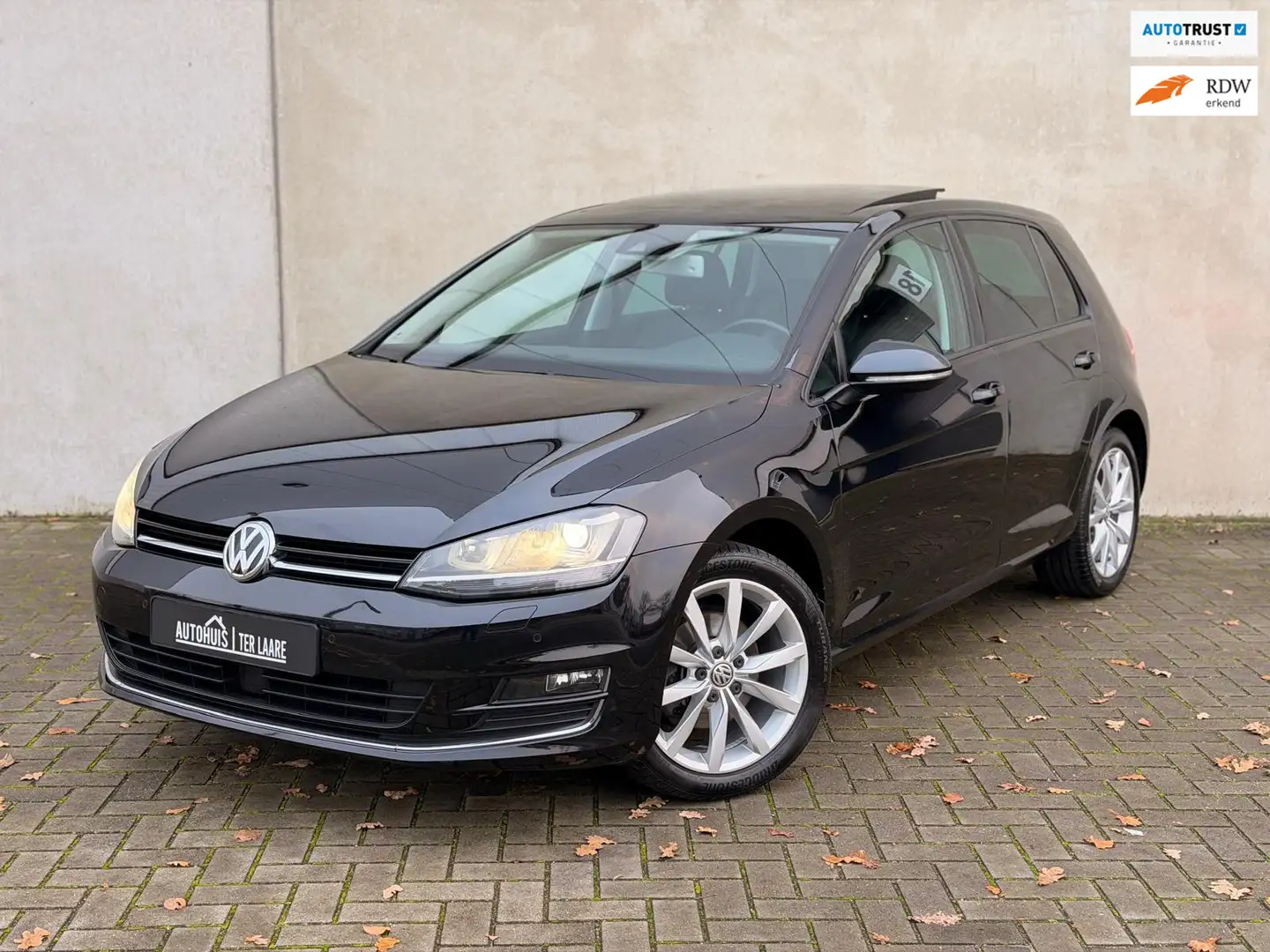 Volkswagen Golf 1.4 TSI Highline DSG Pano Leder Massage LED Schwarz - 1