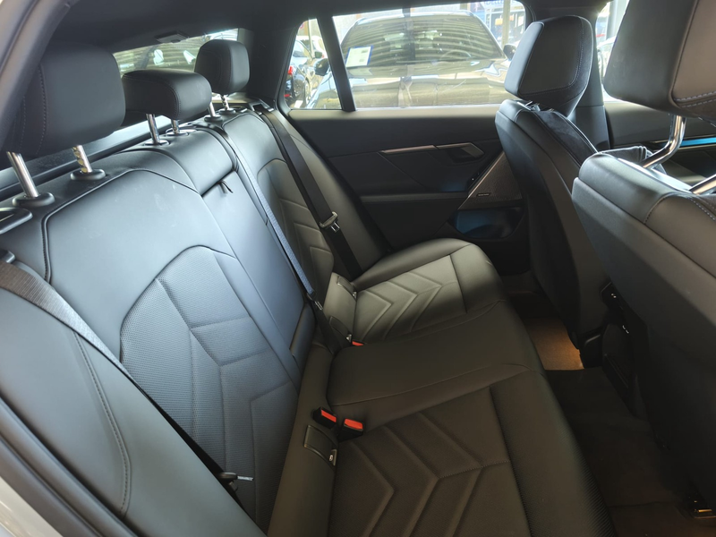 BMW 520 d Tour. xDrive M Sport AHK/RFK/H&K/ACC/20" — photo 13