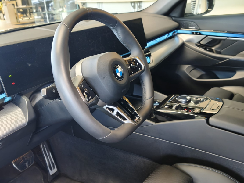 BMW 520 d Tour. xDrive M Sport AHK/RFK/H&K/ACC/20" — photo 8