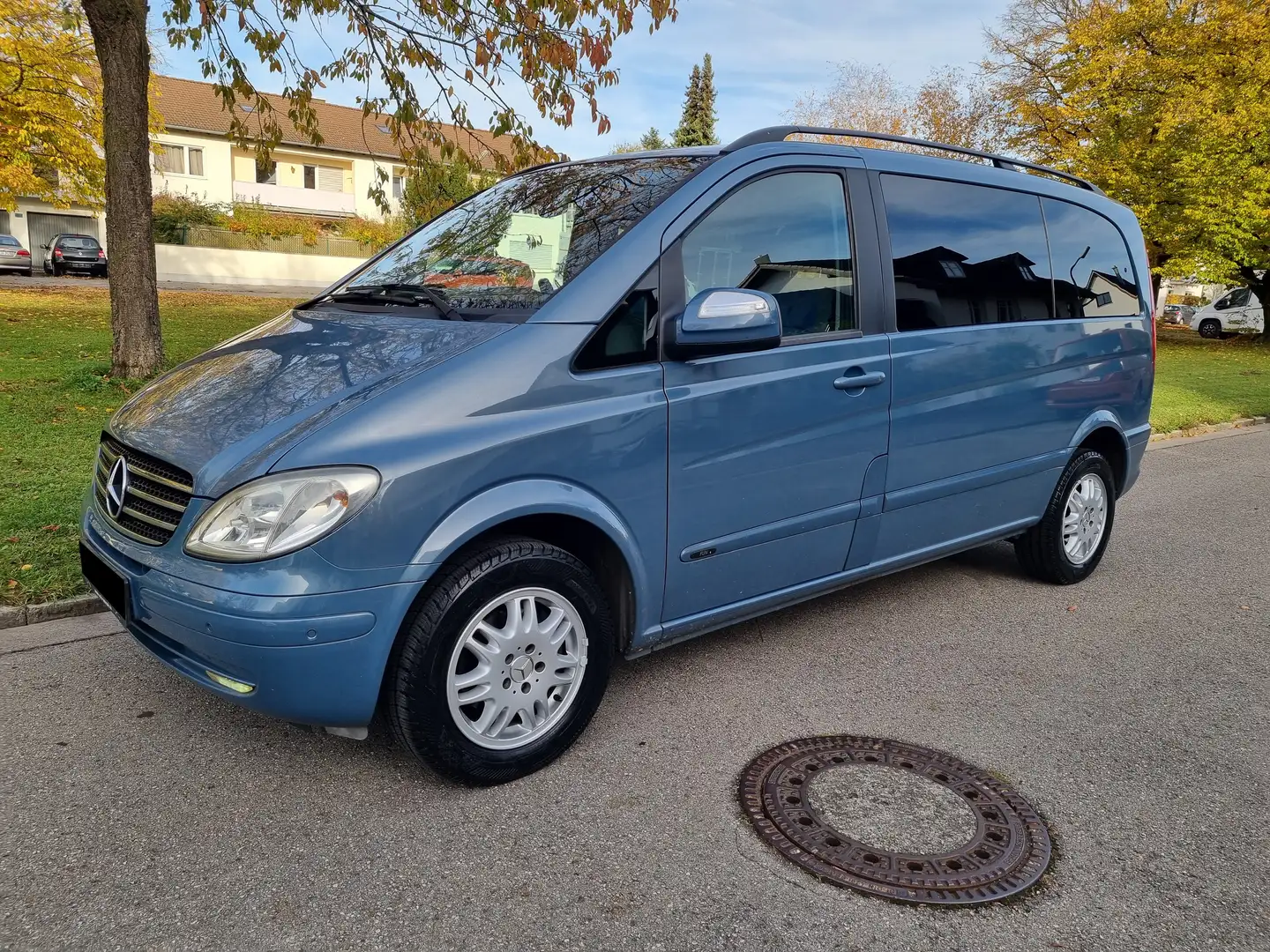 Mercedes-Benz Viano 2.2CDI FUN Aut * Tisch+Bett+Drehsitze CAMPING! Blau - 2