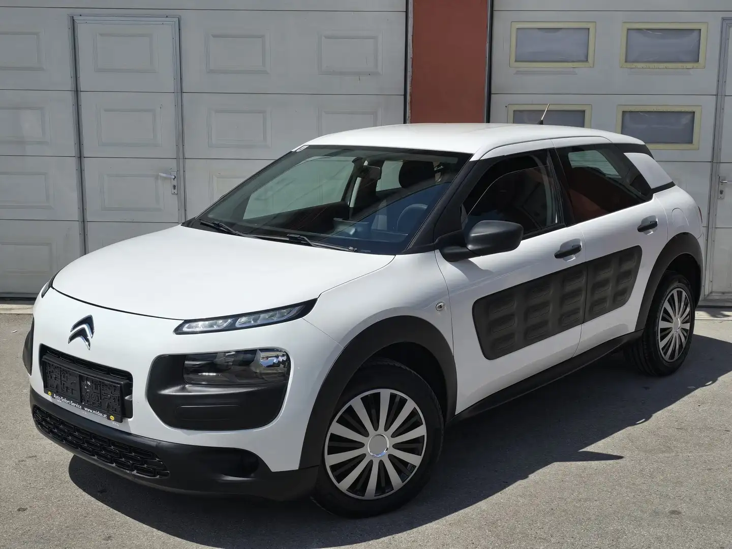 Citroen C4 Cactus 1,2 VTI 82 Live Weiß - 1