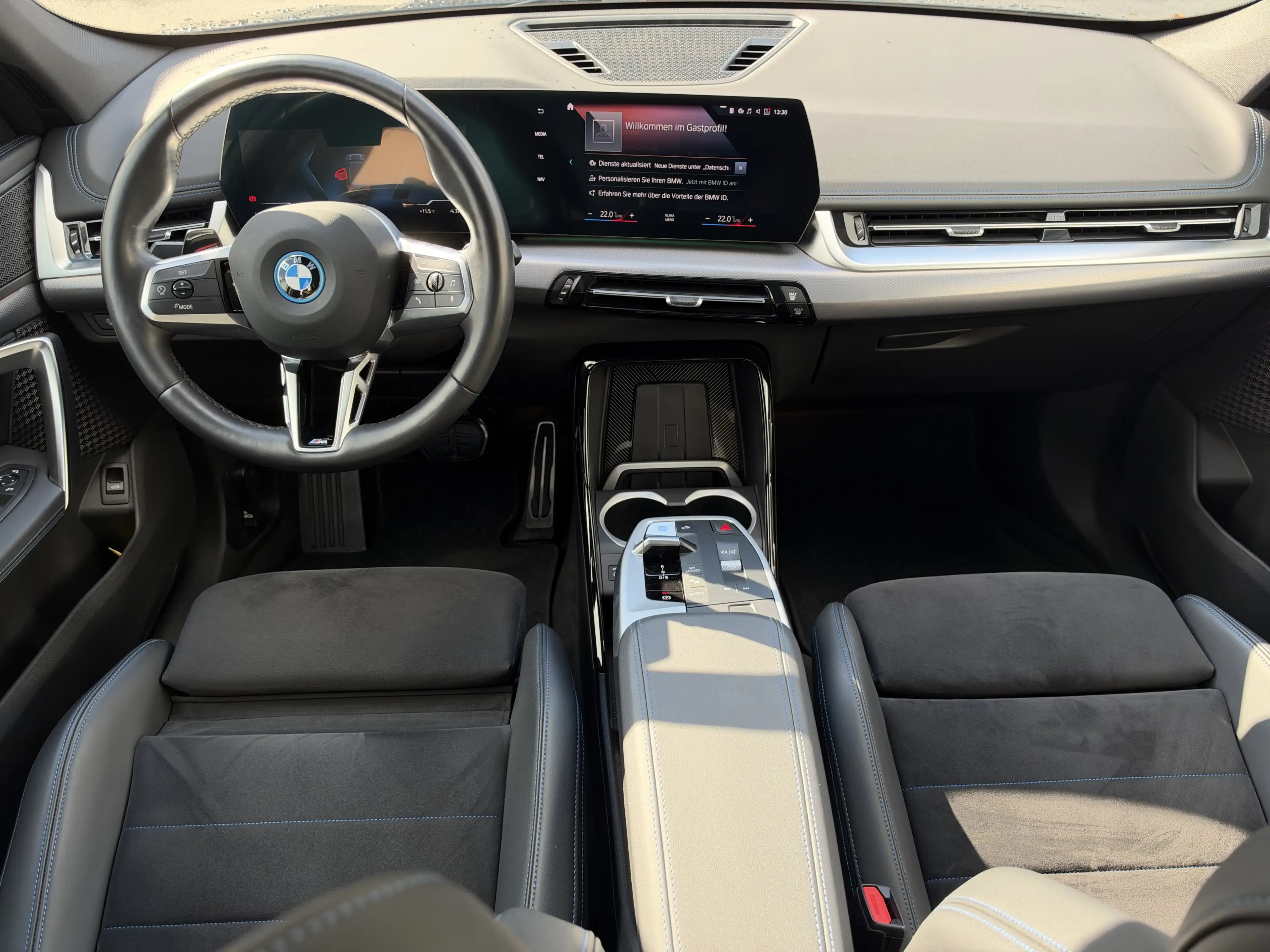BMW iX1 xDrive30 — photo 6