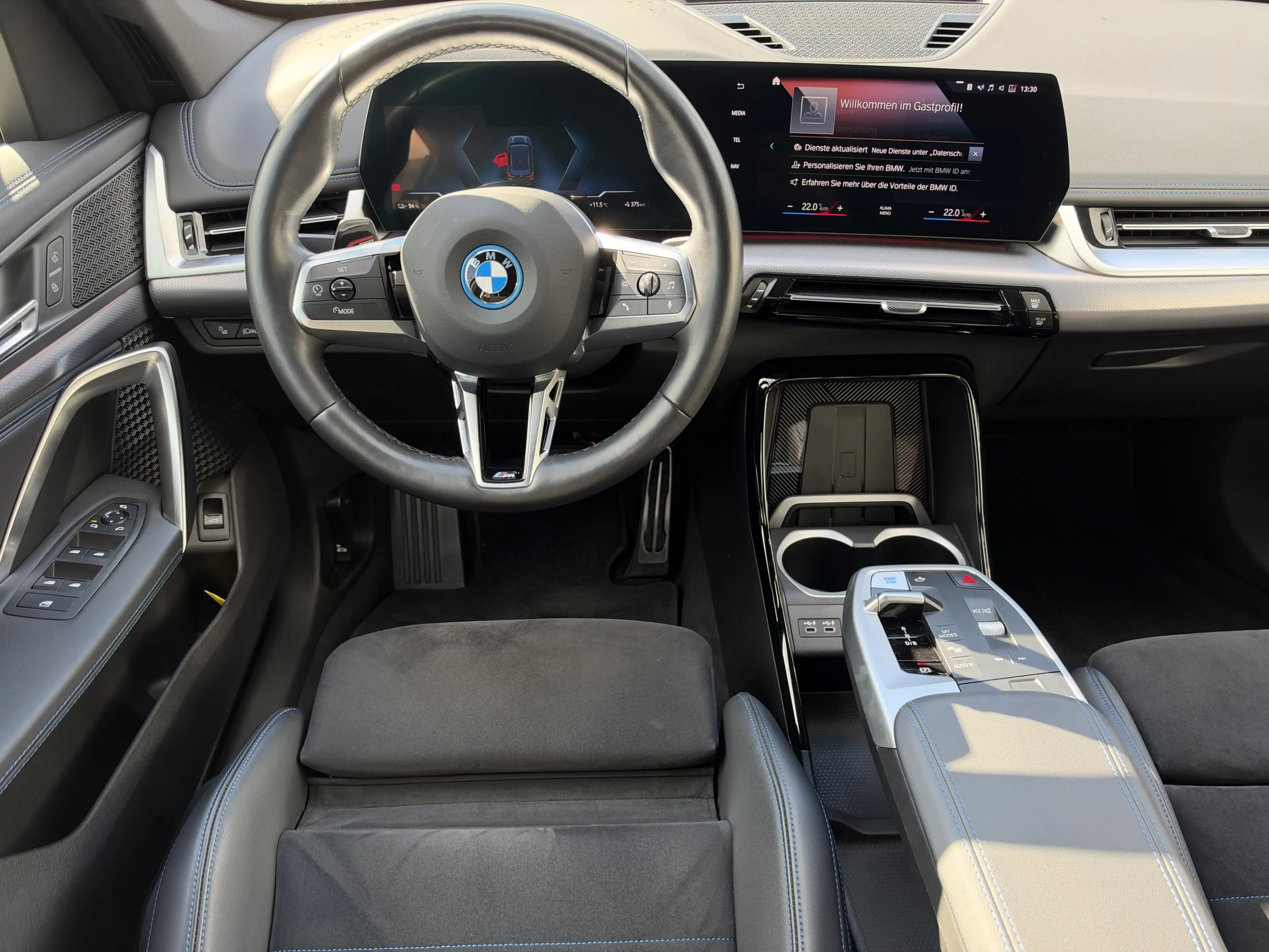 BMW iX1 xDrive30 — photo 7