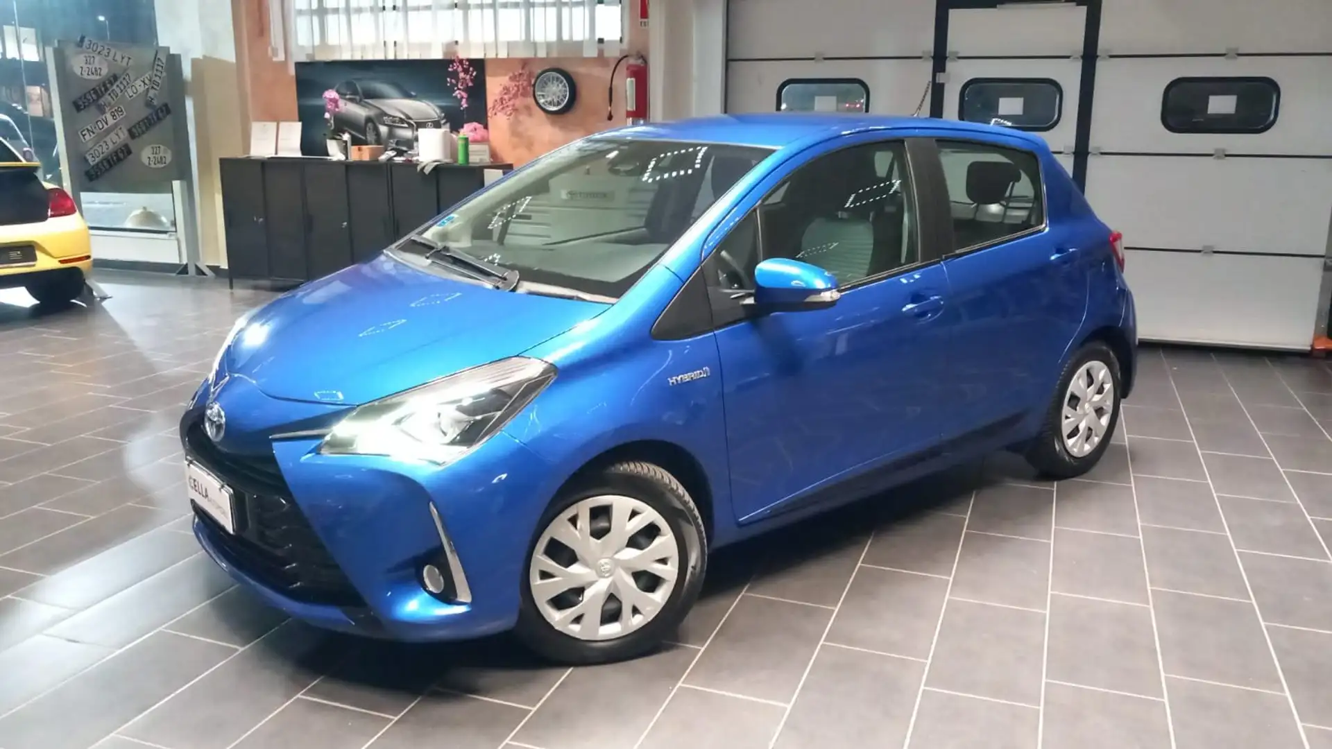 Toyota Yaris Yaris III 2017 5p 1.5h Active my18 - 1