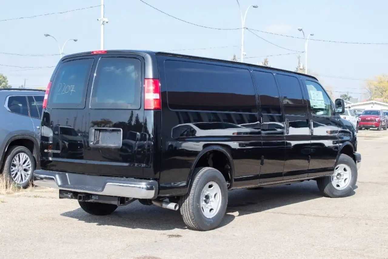 Chevrolet Express снимка Chevrolet Express