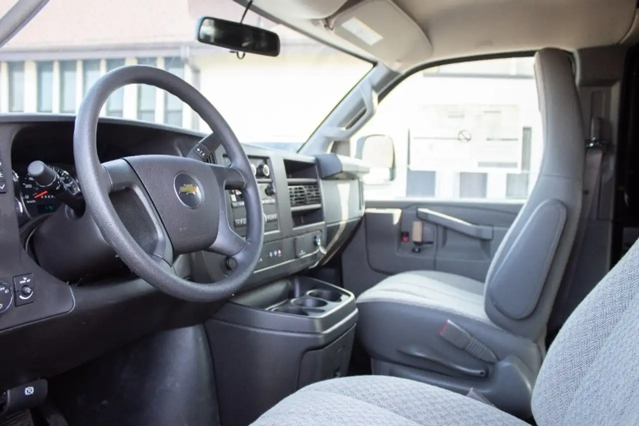 Chevrolet Express снимка Chevrolet Express