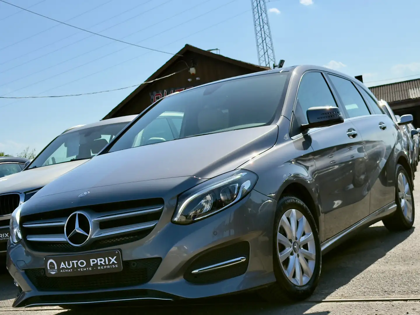 Mercedes-Benz B 180 BE Edition Navi Cuir Cam Pano Etat Neuf Euro 6b Gris - 1